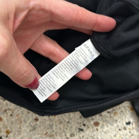 EUC spanx faux leather leggings black small s - Picture 8 of 10